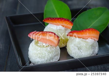Daifuku Mochi Japanese dessert 25397340