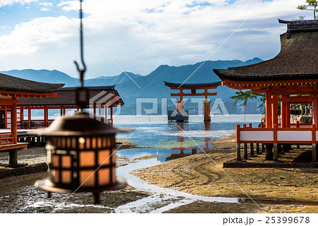 世界遺産　厳島神社　大鳥居 25399678