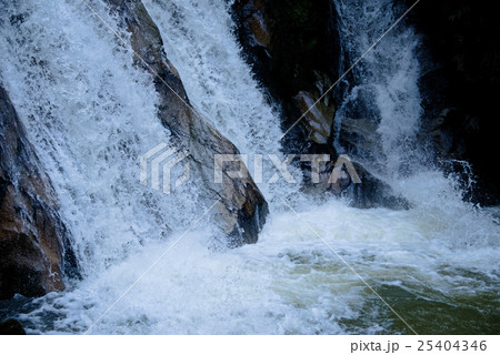 三筋の滝 25404346