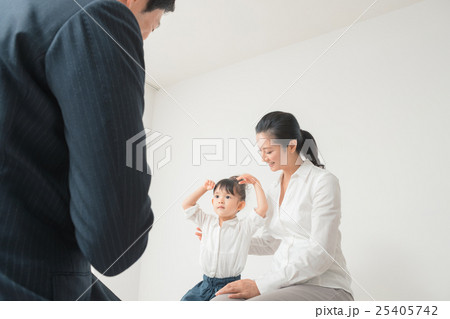 Japanese children 25405742