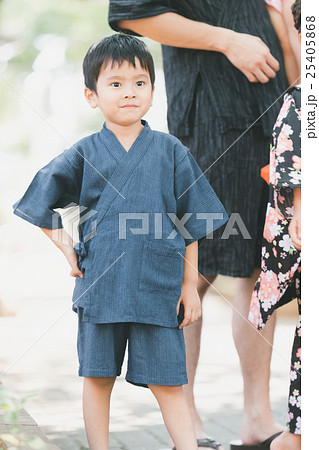 Yukata (an informal cotton kimono) 25405868