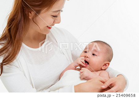 Asian Family Portrait / Isolated on White 25409658