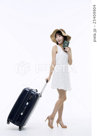 A young woman excited for vacation 25409904