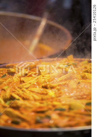 Korean Traditional Market Scene Korean Traditional Market Scene 25410126