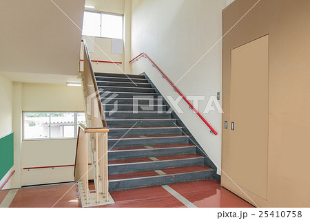 学校の階段と踊り場の写真素材