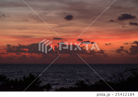 ムスヌン浜の夕陽 25412184