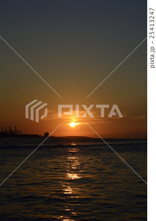 夕日 夕焼け 日没 25413247