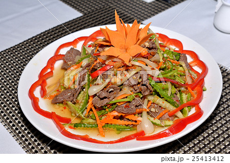 Vietnamese beef salad Vietnamese beef salad 25413412