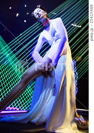 Fashion model beautiful girl in fashionable Fashion model beautiful girl in fashionable 25415489