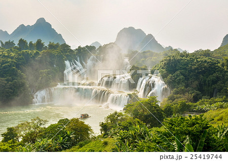 Stunning view at Detian waterfall in Guangxi, China 25419744