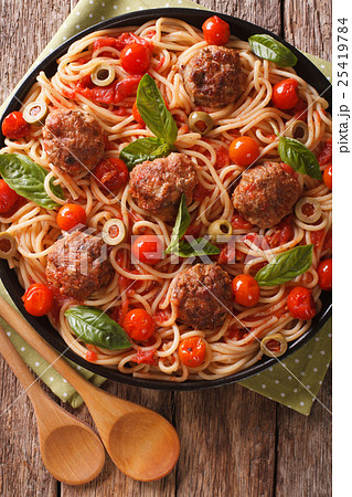 Pasta spaghetti with meatballs, olives and tomato 25419784