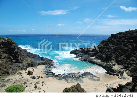 ハワイ　有名なロケ地（ハロナ・ビーチ・コーブ） 25422043