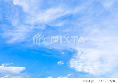 雲 筋雲 積雲 巻雲 青い空 白い雲 秋の空 晩夏の空 背景用素材 クラウド 青空 合成用背景 雲 筋雲 積雲 巻雲 青い空 白い雲 秋の空 晩夏の空 背景用素材 クラウド 青空 合成用背景 25423970