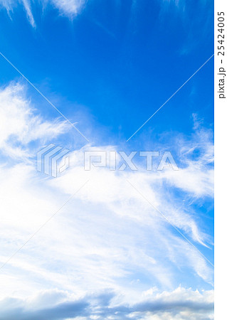 雲 筋雲 積雲 巻雲 青い空 白い雲 秋の空 晩夏の空 背景用素材 クラウド 青空 合成用背景 雲 筋雲 積雲 巻雲 青い空 白い雲 秋の空 晩夏の空 背景用素材 クラウド 青空 合成用背景 25424005