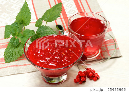 jam and drink from Schisandra chinensis 25425966