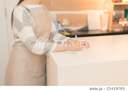 shopping complex　　　　　撮影協力：TENOHA DAIKANYAMA 25429765