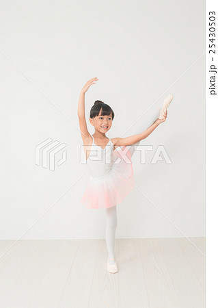 Japanese children 25430503