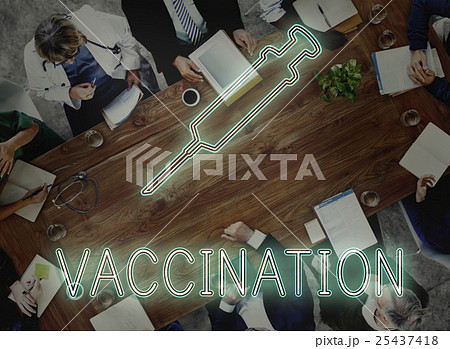 Medical Team Discussion Diagnose Disease Concept 25437418