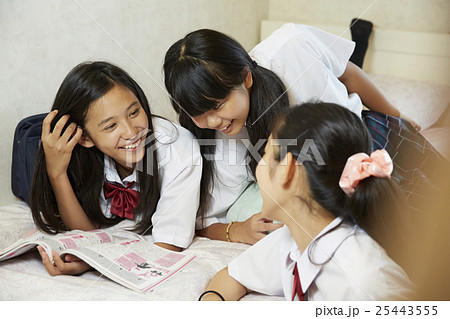 友達の家に遊びに行く 25443555