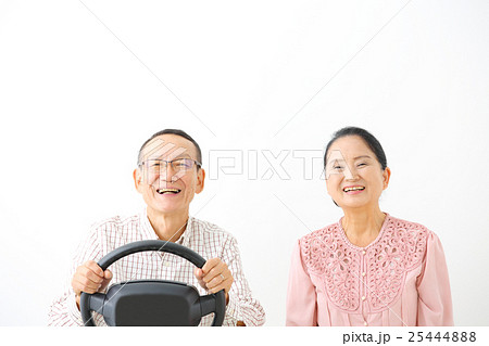 シニア　ドライブ　ライフスタイル 25444888