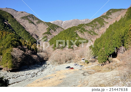 水無川と表尾根稜線 25447638