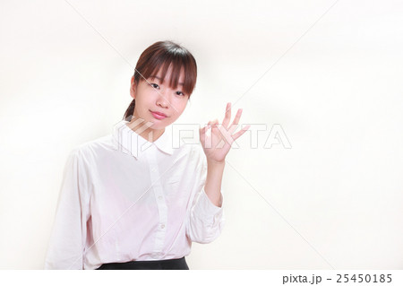 20代の女性店員 25450185