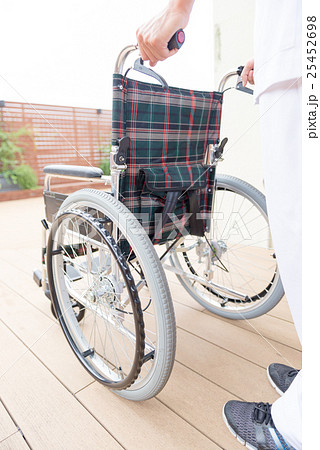 車椅子 車椅子 25452698