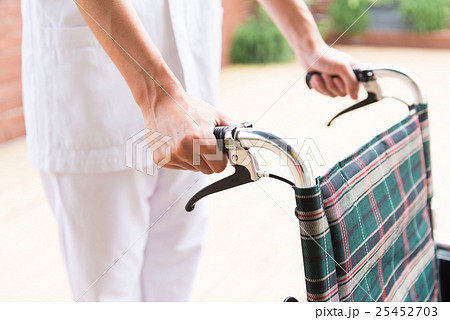 車椅子 車椅子 25452703