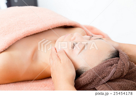 顔 フェイシャルエステ 美容イメージ エステ 女性 リラックス ビューティーイメージ 顔 フェイシャルエステ 美容イメージ エステ 女性 リラックス ビューティーイメージ 25454178