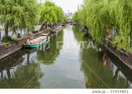Traditional poled boat in Yanagawa, Fukuoka, Japan 25454801