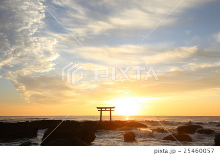 大洗海岸の鳥居 25460057