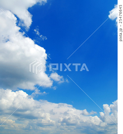 Blue sky background with tiny clouds 25476645