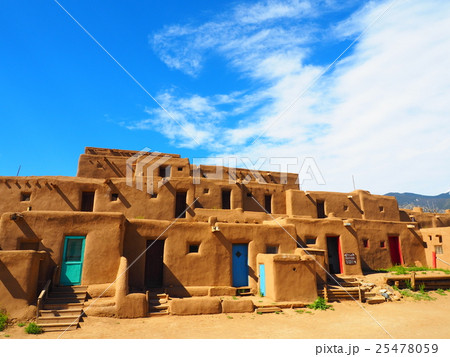 ニューメキシコ　先住民居住区　タオスのプエブロ 25478059