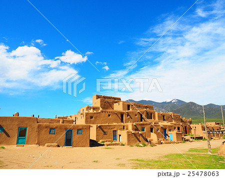ニューメキシコ　先住民居住区　タオスのプエブロ 25478063