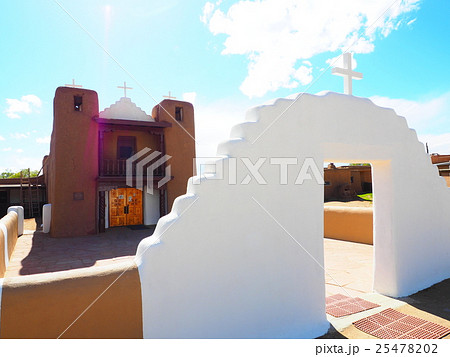 ニューメキシコ 先住民居住区 タオスのプエブロ ニューメキシコ 先住民居住区 タオスのプエブロ 25478202