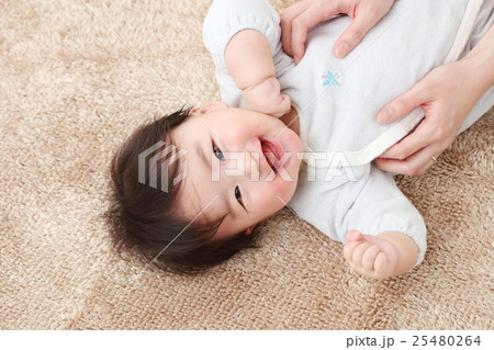 赤ちゃん・お母さん 赤ちゃん・お母さん 25480264