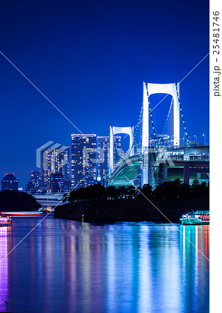 お台場海浜公園　レインボーブリッジの夜景 25481746