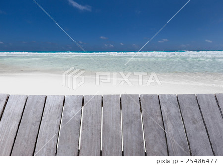 Wooden pier with ocean view 25486477