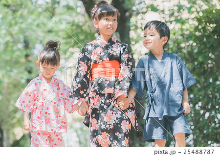 Yukata (an informal cotton kimono) 25488787