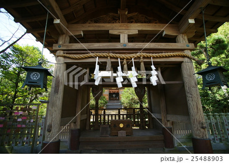 江島神社　「奥津宮」 25488903