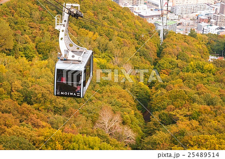 晩秋の藻岩山ロープウエイ 25489514