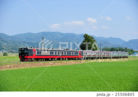 磐越西線 会津若松－広田 JR東日本 719系 S-27フルーティア＋H-18あかべぇ＋H-16の写真素材 [25506805] - PIXTA