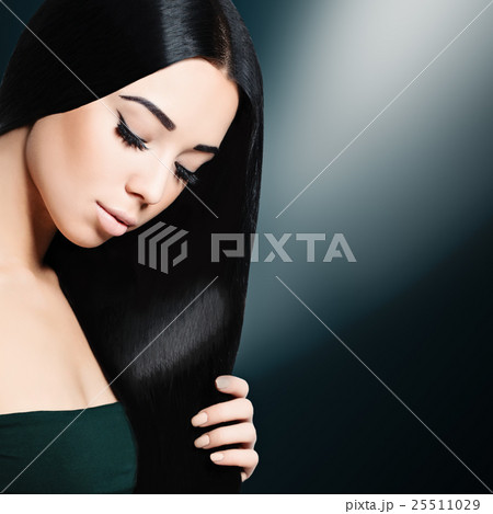 Beautiful Woman with Hairstyle and Perfect Makeup. Fashion Backg Beautiful Woman with Hairstyle and Perfect Makeup. Fashion Backg 25511029