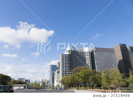 東京都市風景 大手町 丸の内 和田倉門前 緑 青空 日比谷通り 東京都市風景 大手町 丸の内 和田倉門前 緑 青空 日比谷通り 25518409