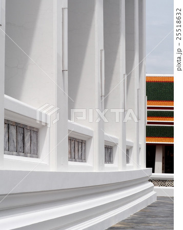 crop composition BANGKOK style religious building 25518632