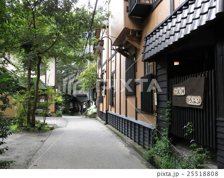 黒川温泉の街並み（下川端通りのお宿玄河・山の宿新明館付近） 25518808