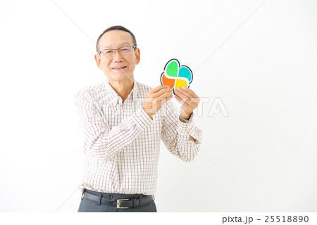 高齢運転者標識　シニア男性 25518890