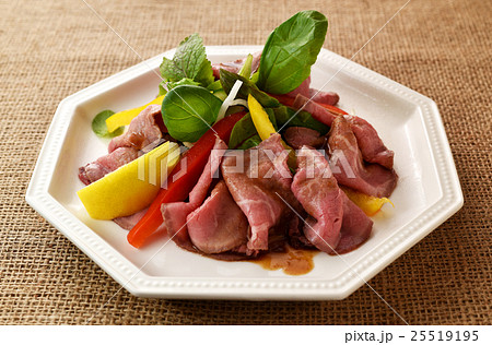 ローストビーフ・サラダ ローストビーフ・サラダ 25519195