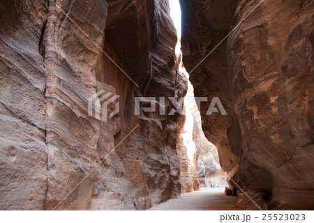 ぺトラ遺跡 シーク(峡谷) ぺトラ遺跡 シーク(峡谷) 25523023