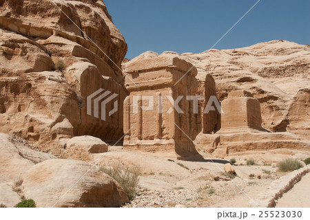 ぺトラ遺跡　ジン・ブロック 25523030